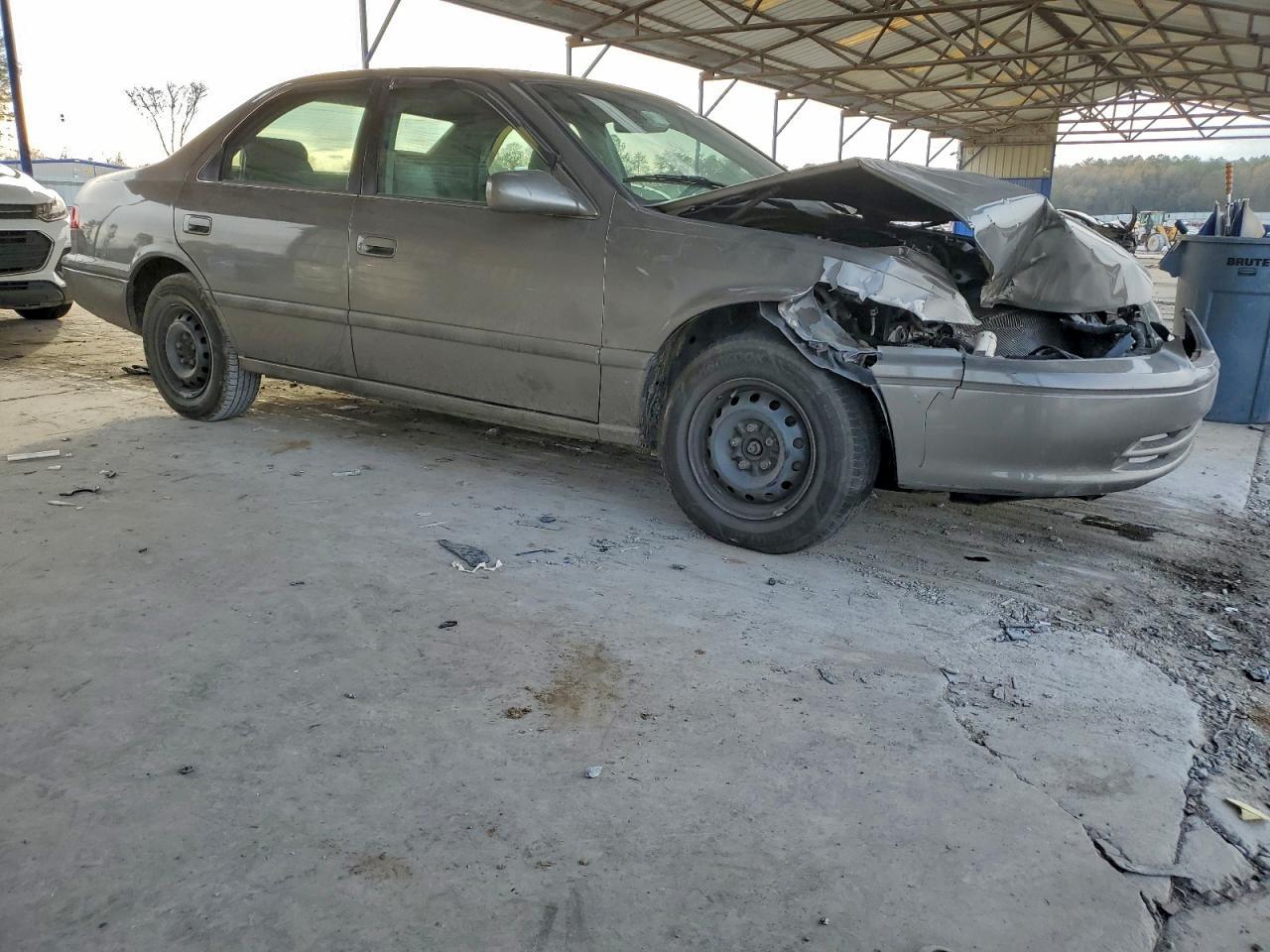 2000 Toyota Camry Ce - Image 4