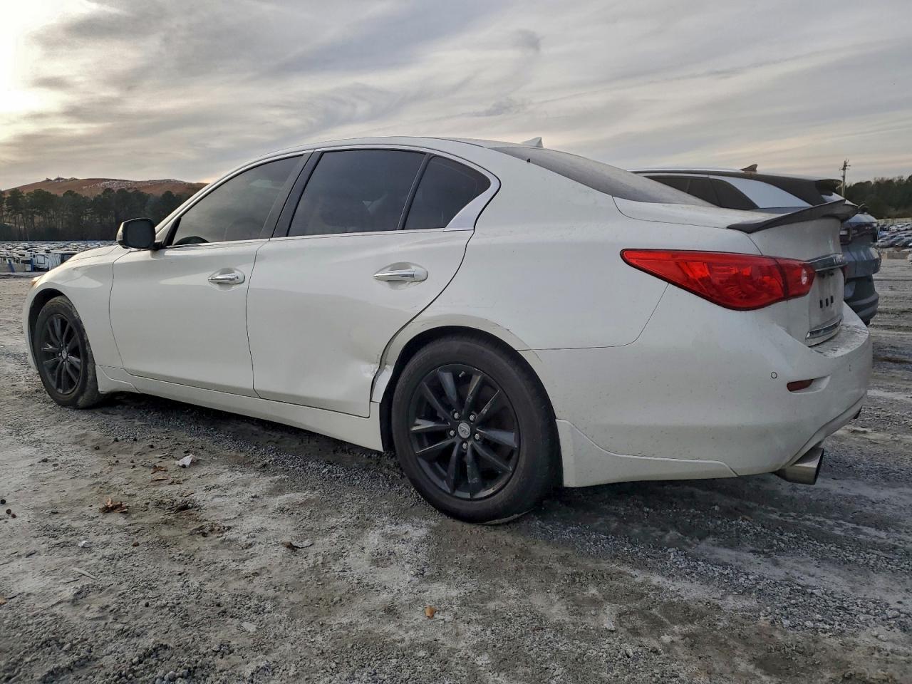 2017 Infiniti Q50 Premium - Фото 2