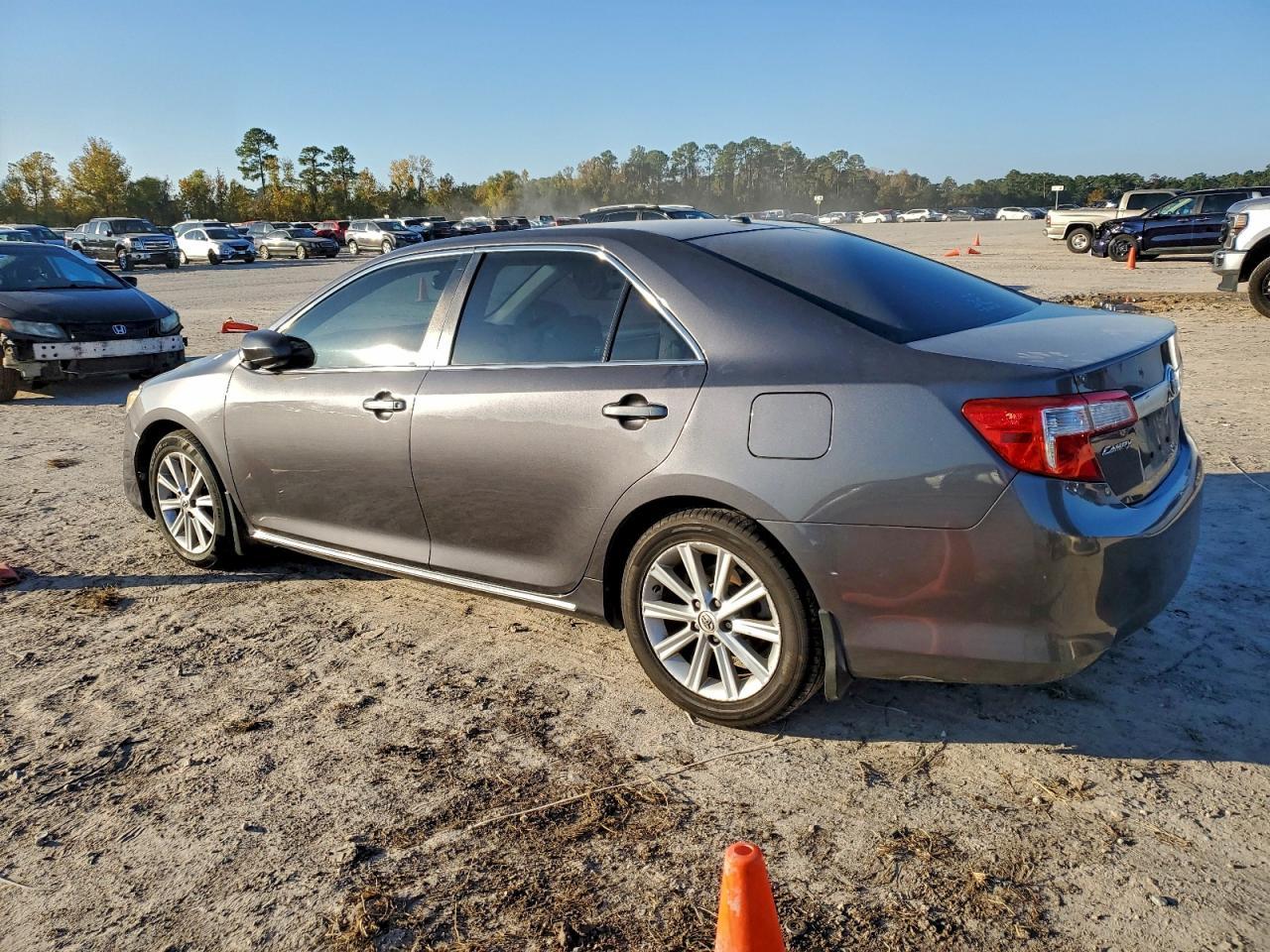 2014 Toyota Camry L - Image 2