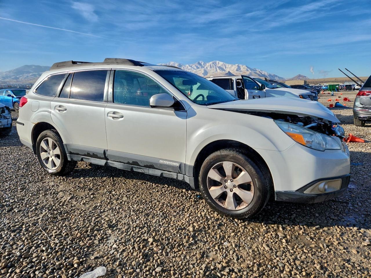 2010 Subaru Outback 2.5I Limited - Image 4