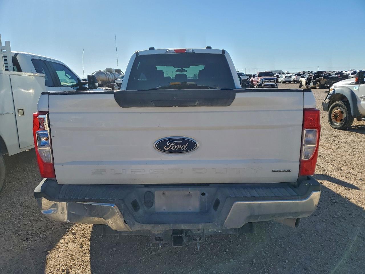 2022 Ford F250 Super Duty - Фото 6