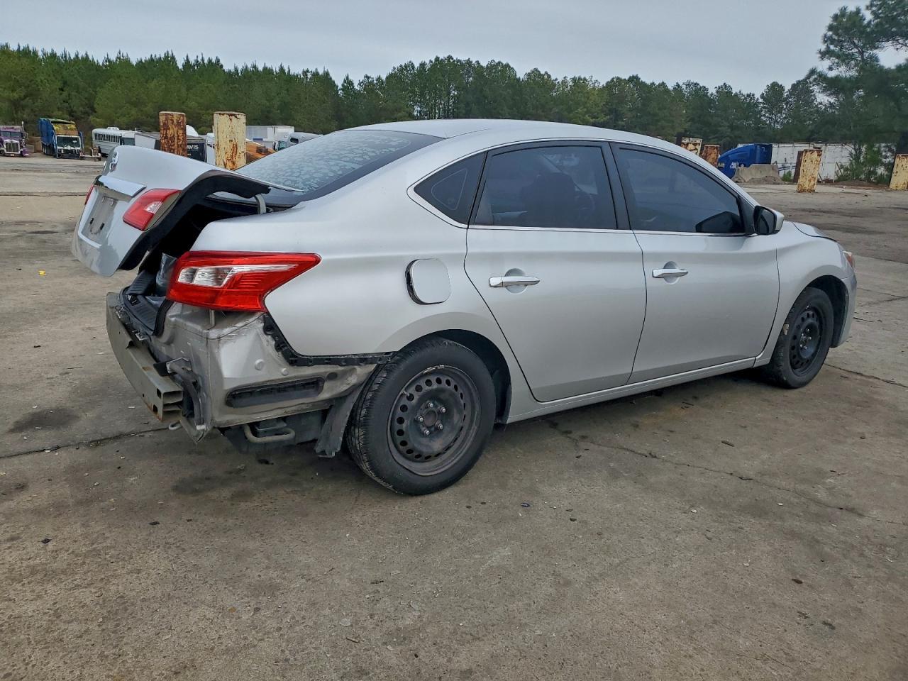 2016 Nissan Sentra S - Image 3