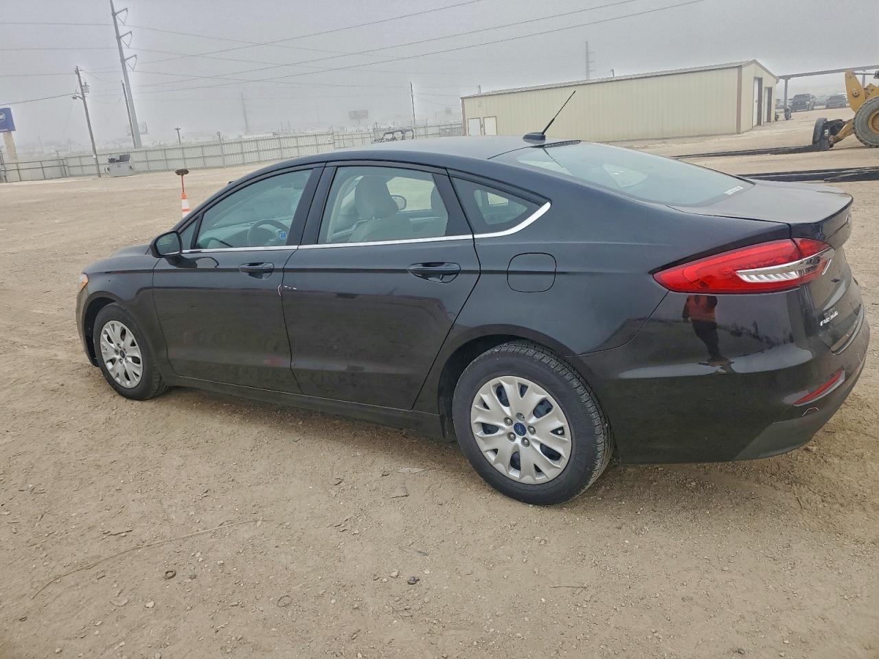 2019 Ford Fusion S - Фото 2