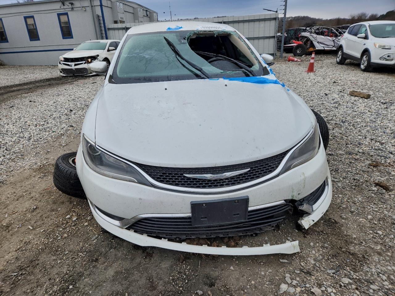 2015 Chrysler 200 Limited - Фото 5