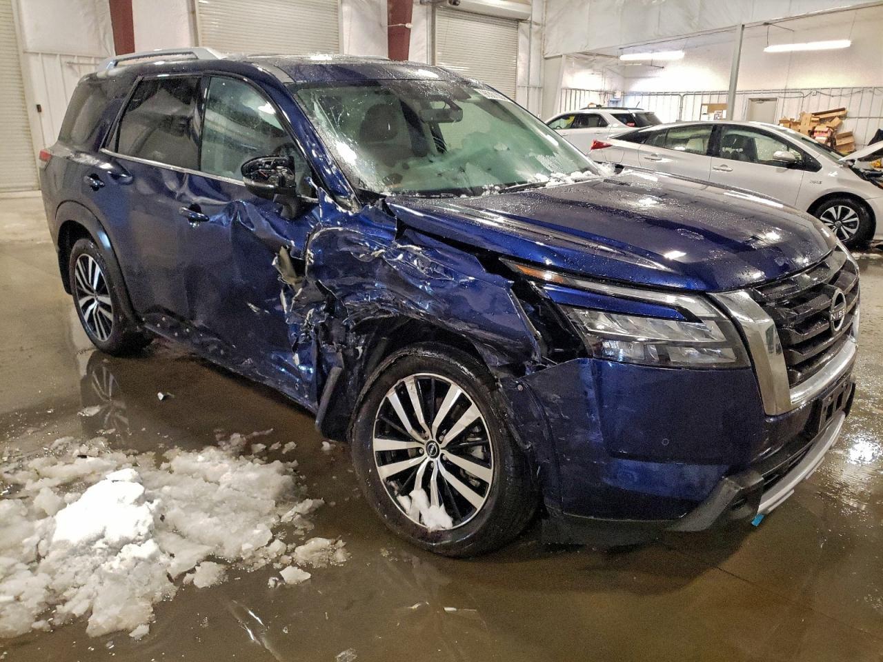 2025 Nissan Pathfinder Platinum - Фото 4