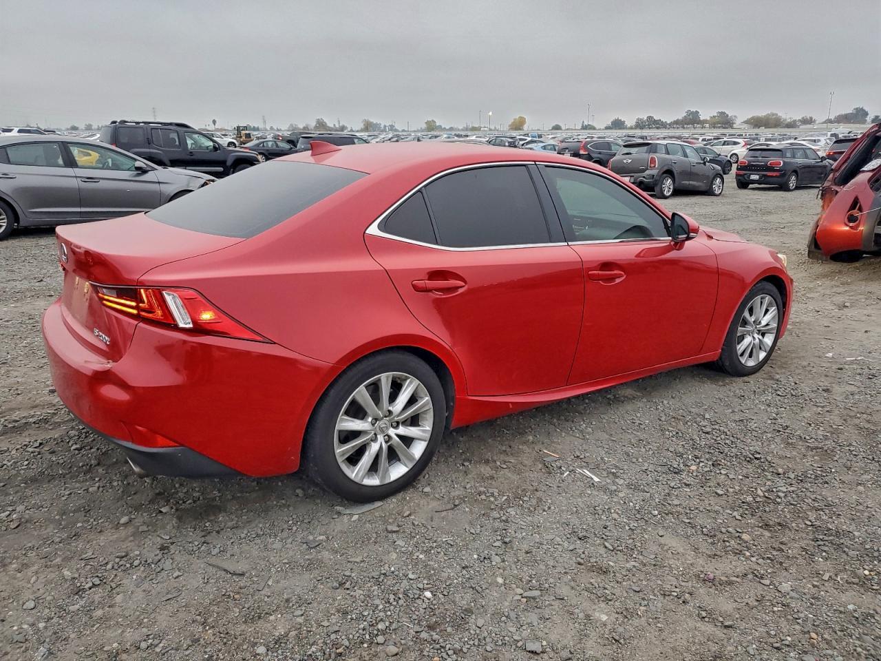 2016 Lexus Is 200T - Фото 3