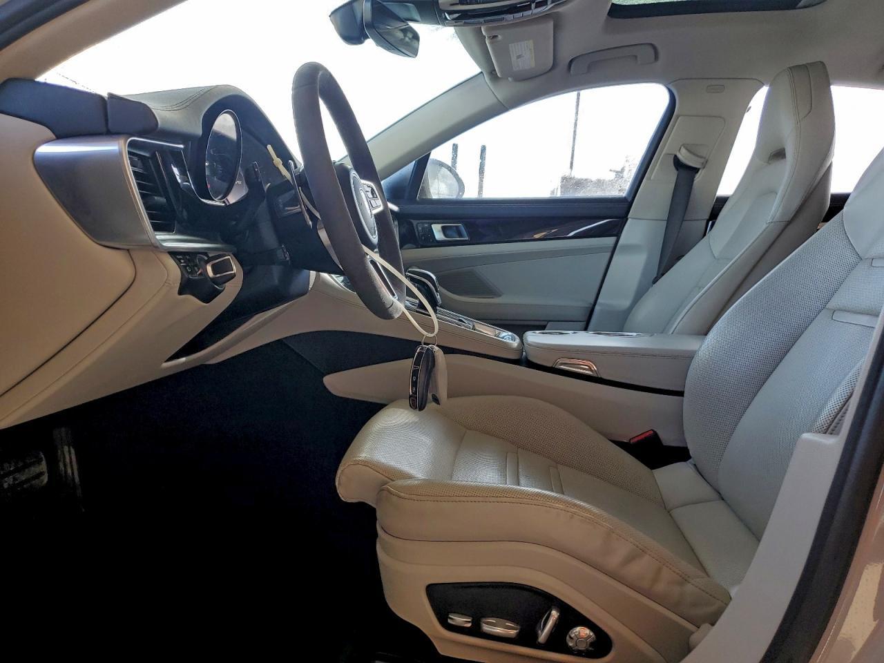 2018 Porsche Panamera 4 - Image 7