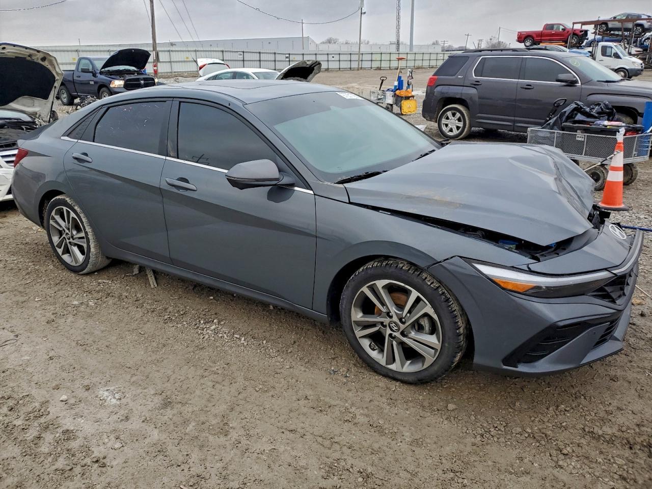 2024 Hyundai Elantra Limited - Image 4