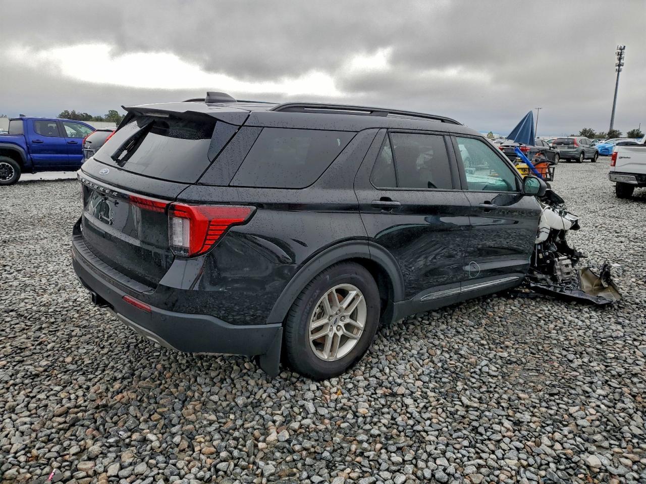 2025 Ford Explorer Active - Image 3