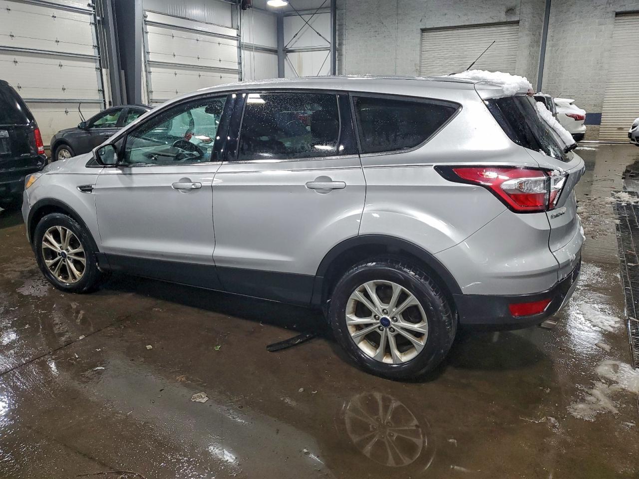2017 Ford Escape Se - Фото 2