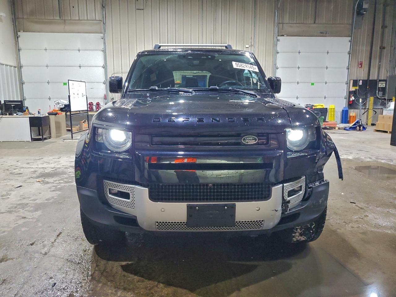 2024 Land Rover Defender 110 S - Фото 5