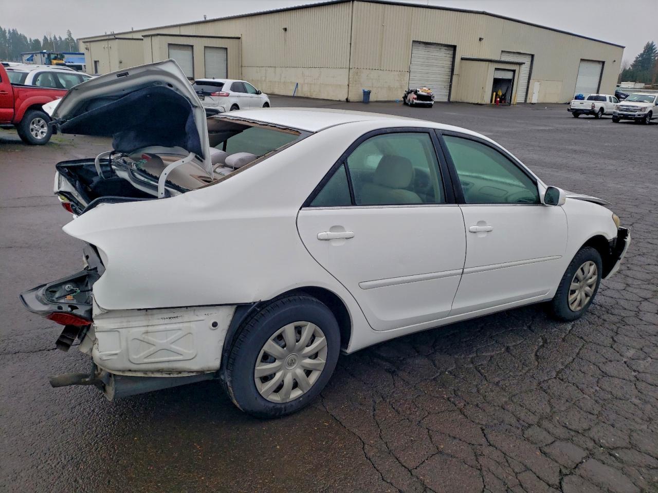 2005 Toyota Camry Le - Image 3