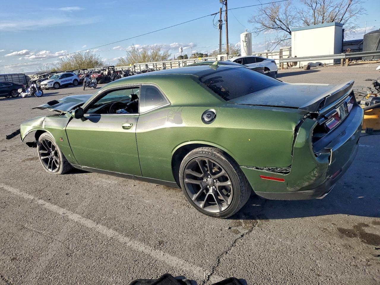 2022 Dodge Challenger R - Фото 2
