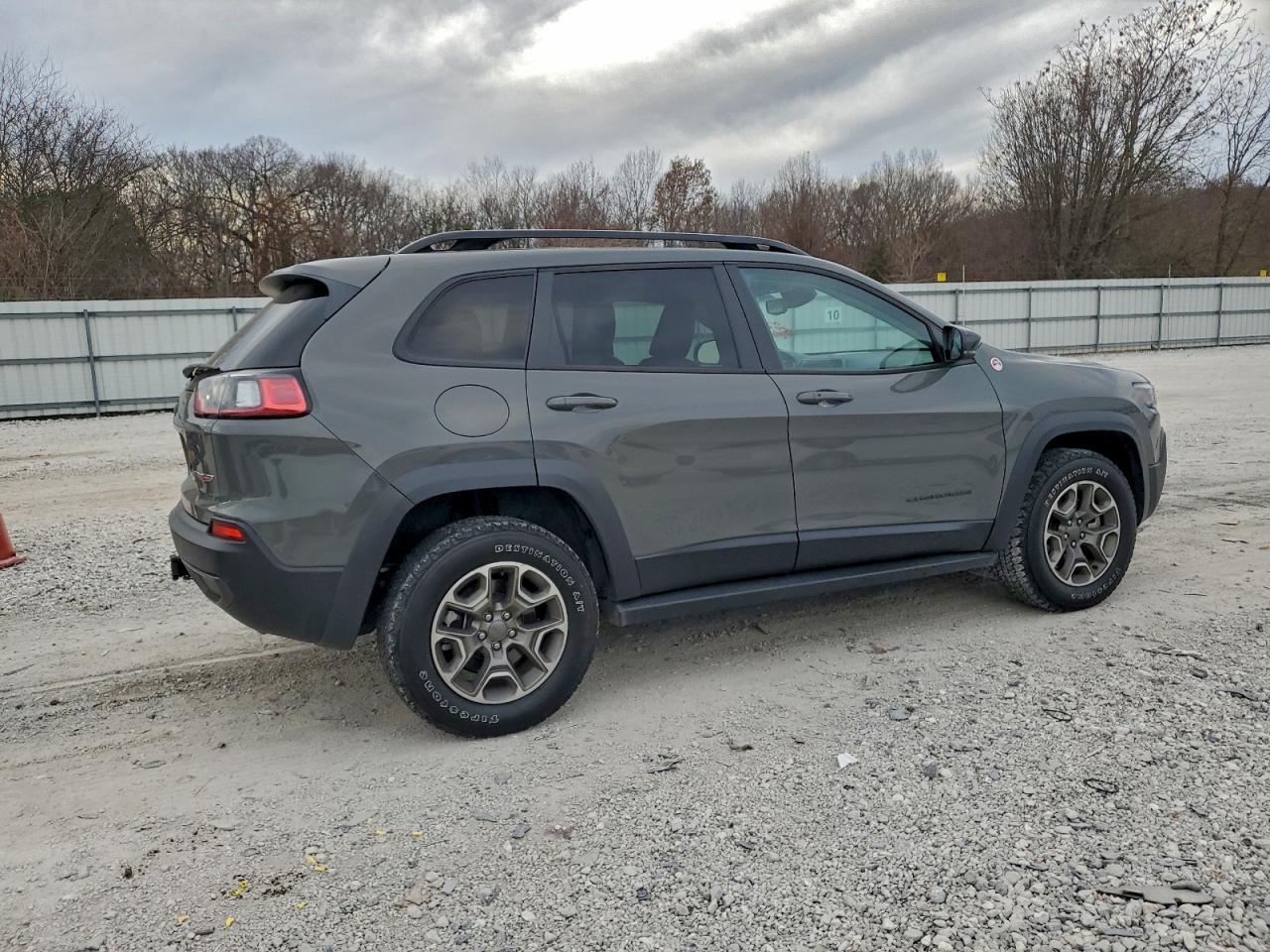 2022 Jeep Cherokee Trailhawk - Image 3