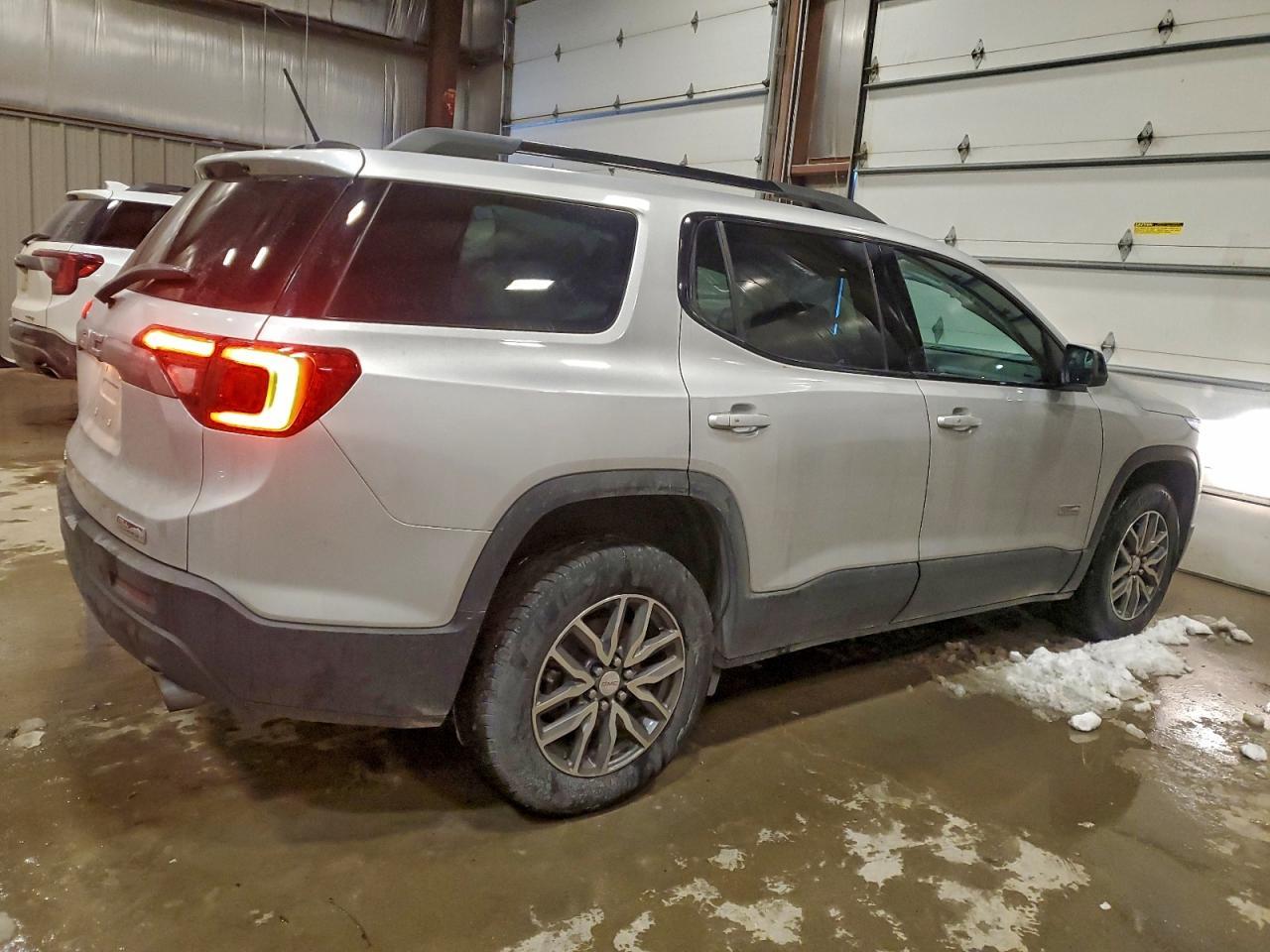 2018 GMC Acadia All Terrain - Image 3