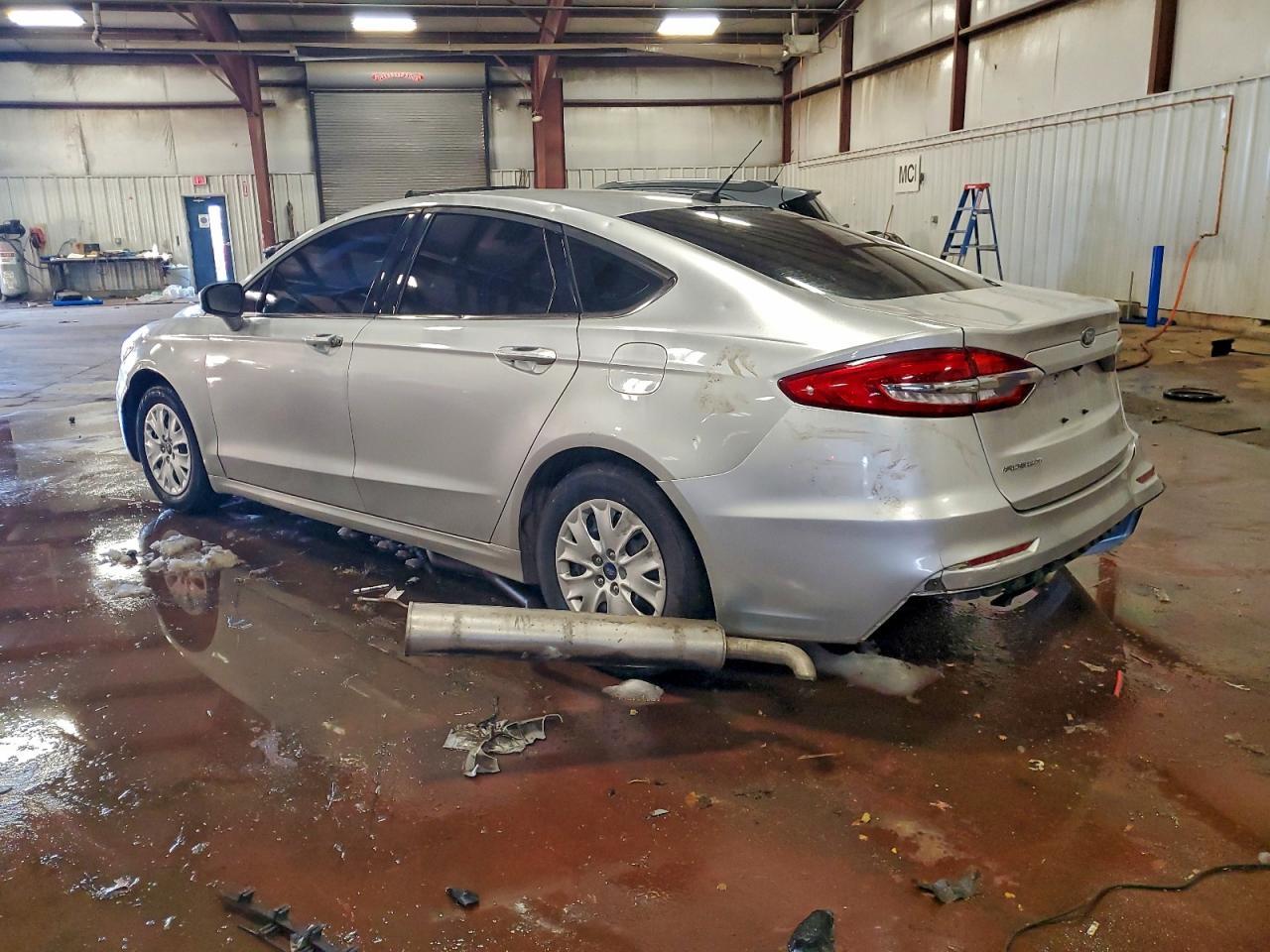 2019 Ford Fusion S - Image 2