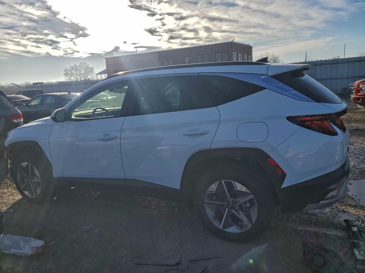 2025 Hyundai Tucson Sel - Image 2