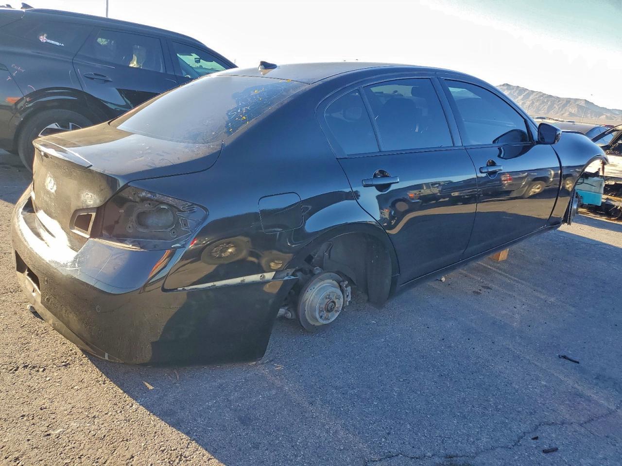 2011 Infiniti G37 Base - Фото 3