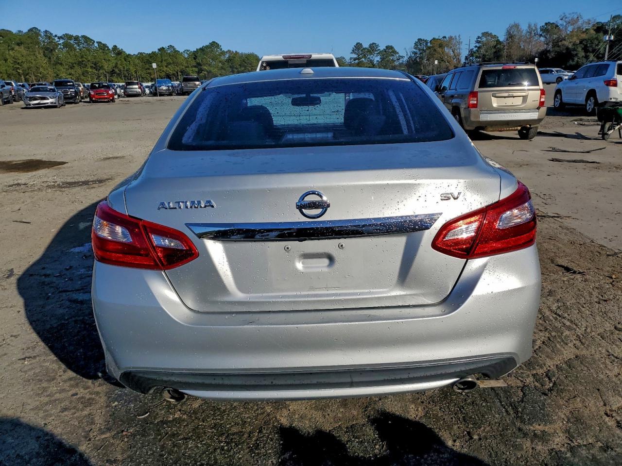 2017 Nissan Altima 2.5 - Image 6