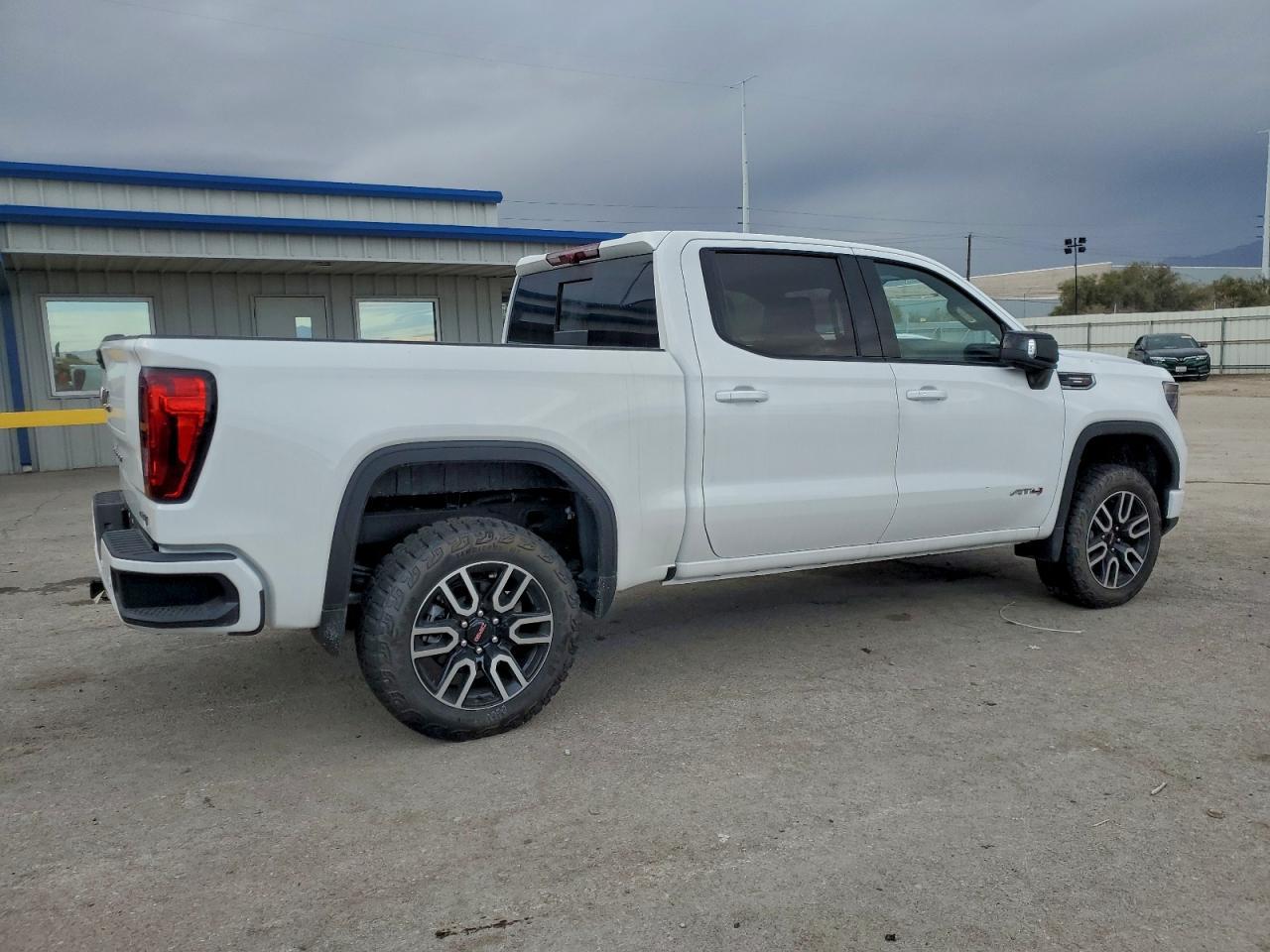 2025 GMC Sierra K1500 At4 - Image 3