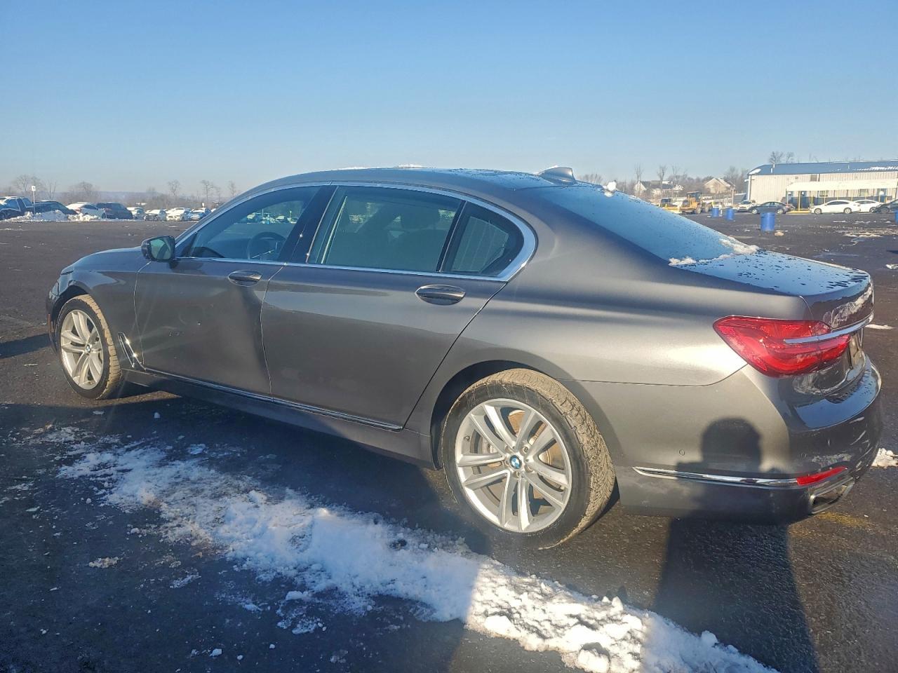 2019 BMW 750 Xi - Фото 2