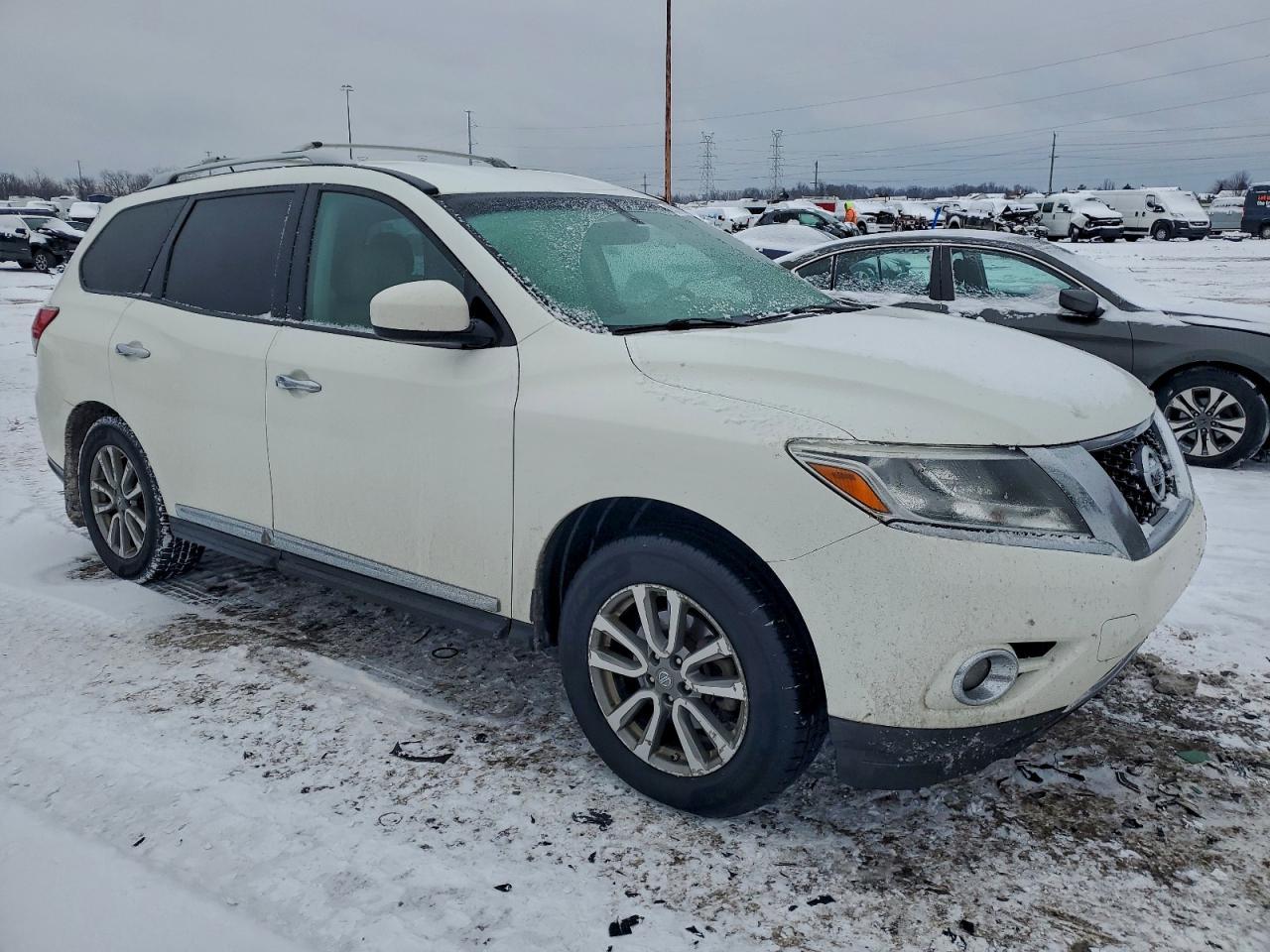 2013 Nissan Pathfinder S - Image 4