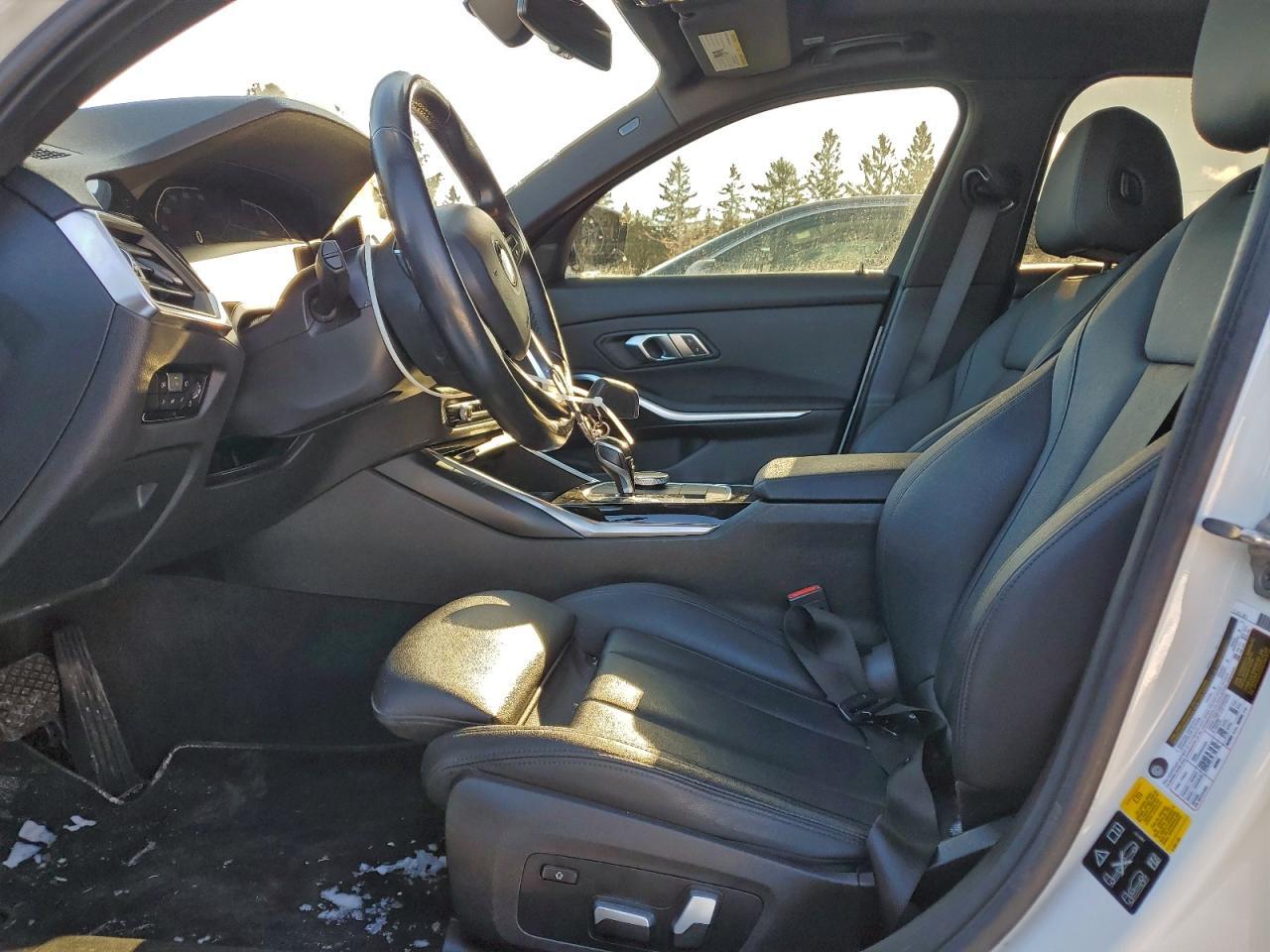 2021 BMW 330Xi - Фото 7