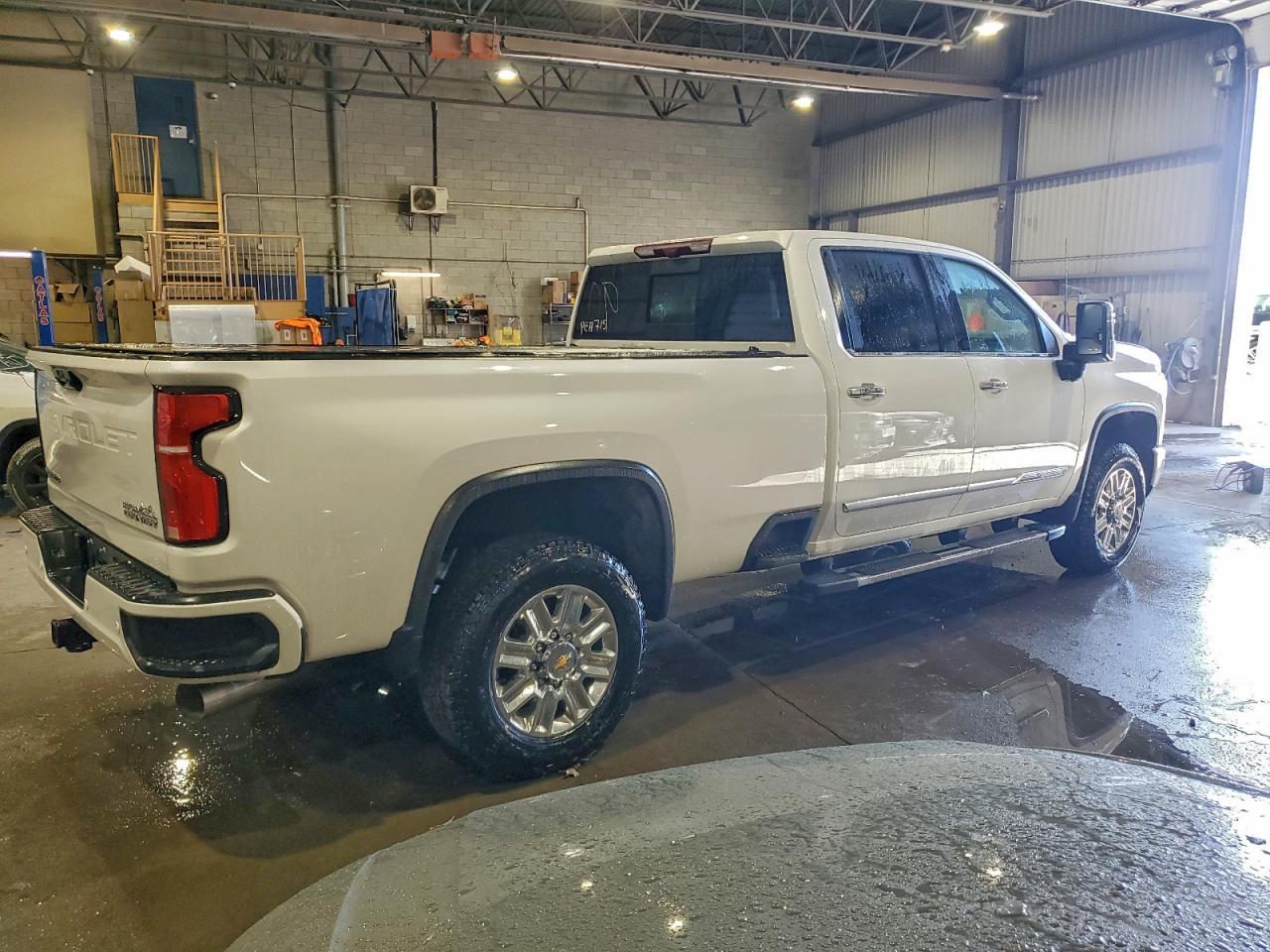 2025 Chevrolet Silverado K3500 High Country - Фото 3