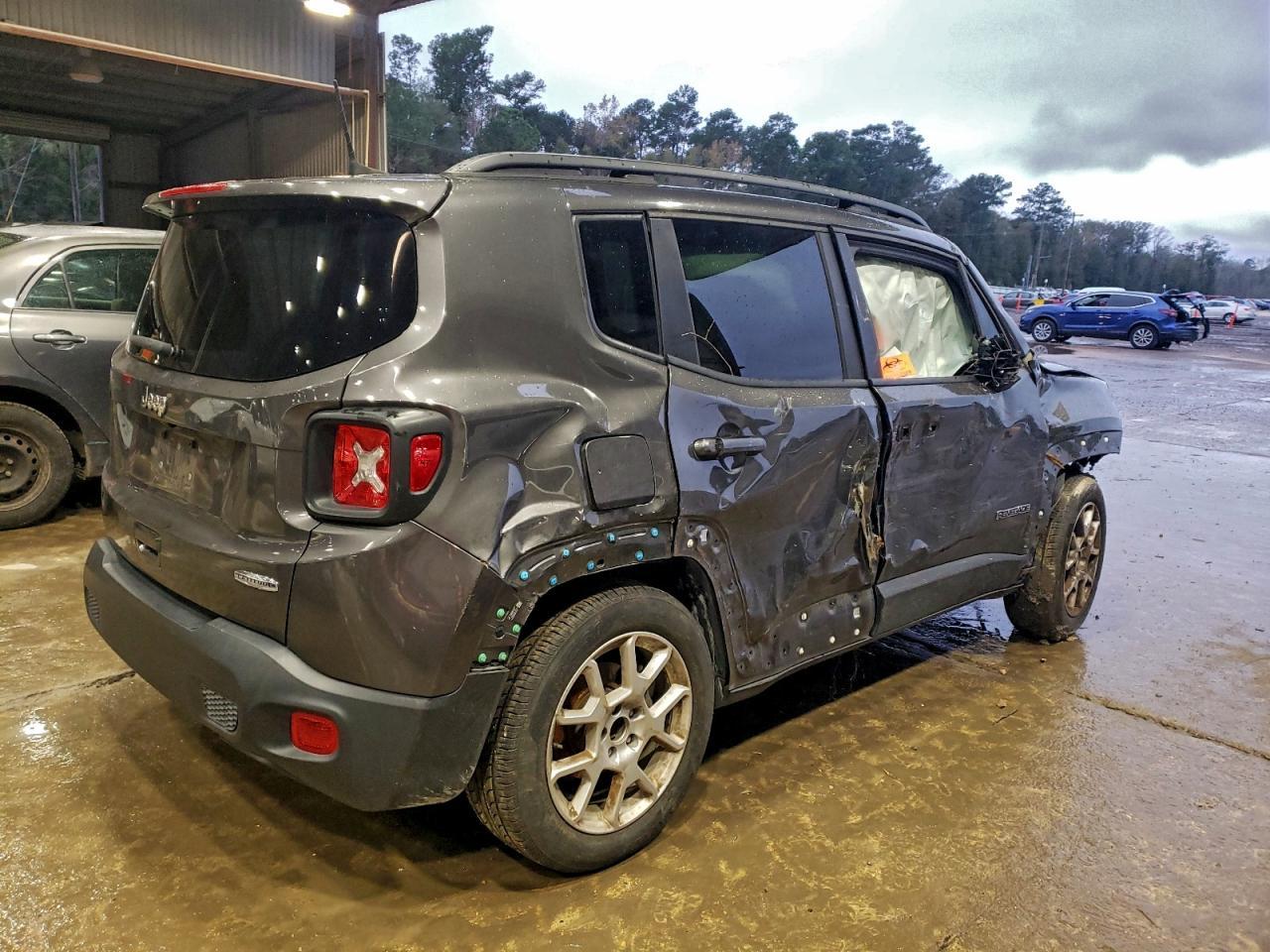 2021 Jeep Renegade Latitude - Фото 3