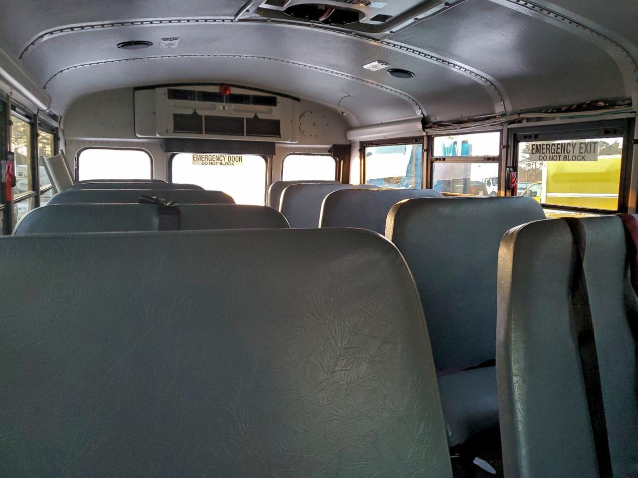 2016 Chevrolet Express School Bus - Фото 6