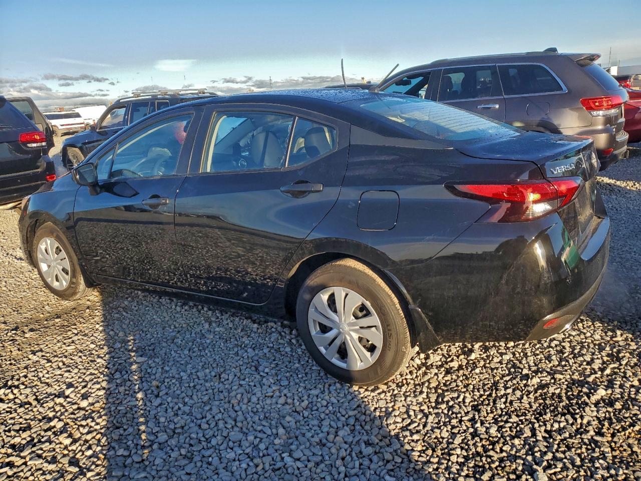 2025 Nissan Versa S - Фото 2