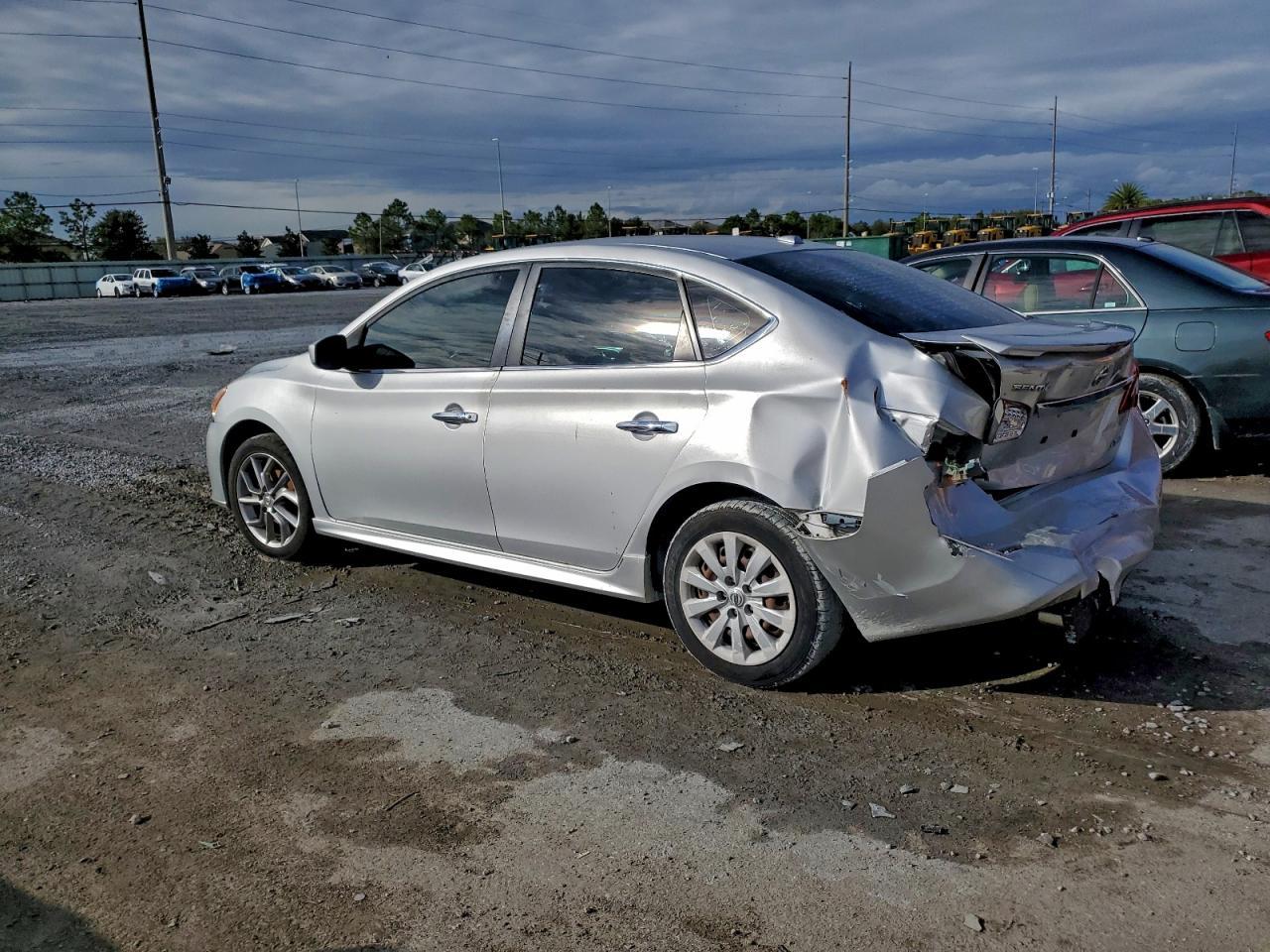 2014 Nissan Sentra S - Фото 2