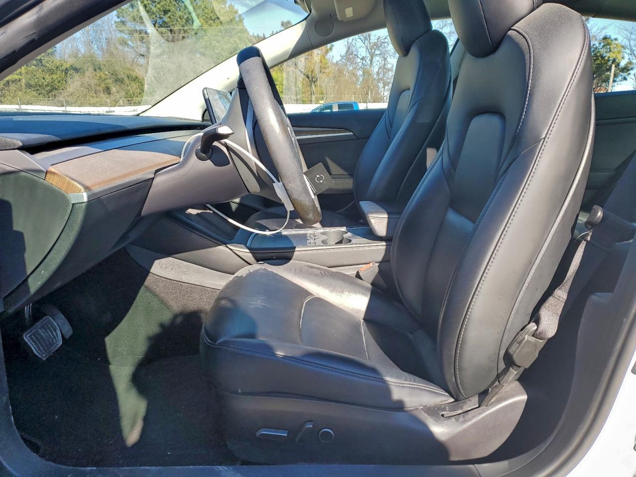 2023 Tesla Model 3 - Image 7