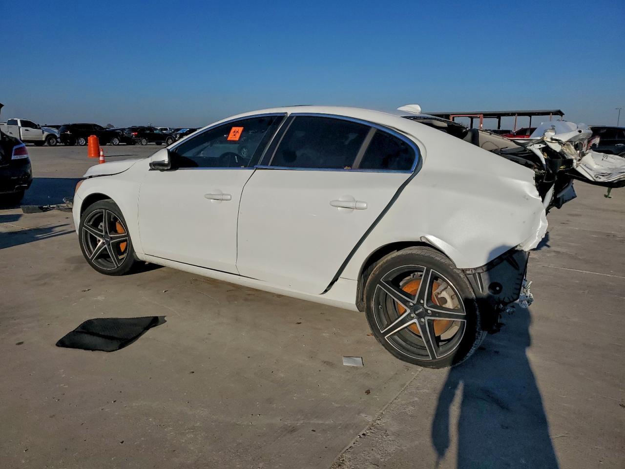 2016 Volvo S60 Platinum - Фото 2