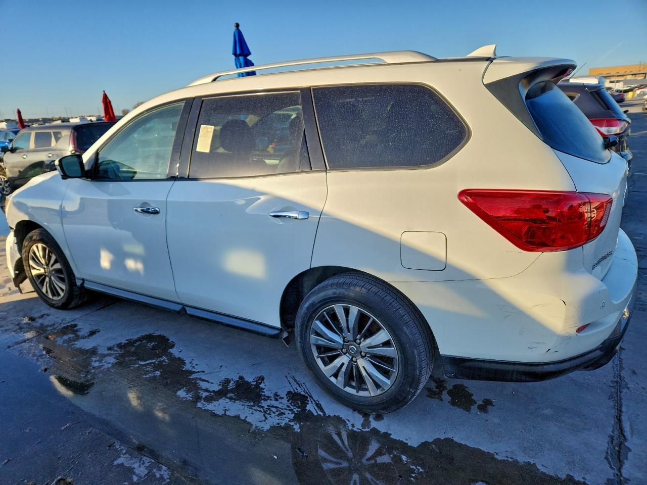 2019 Nissan Pathfinder S - Фото 2