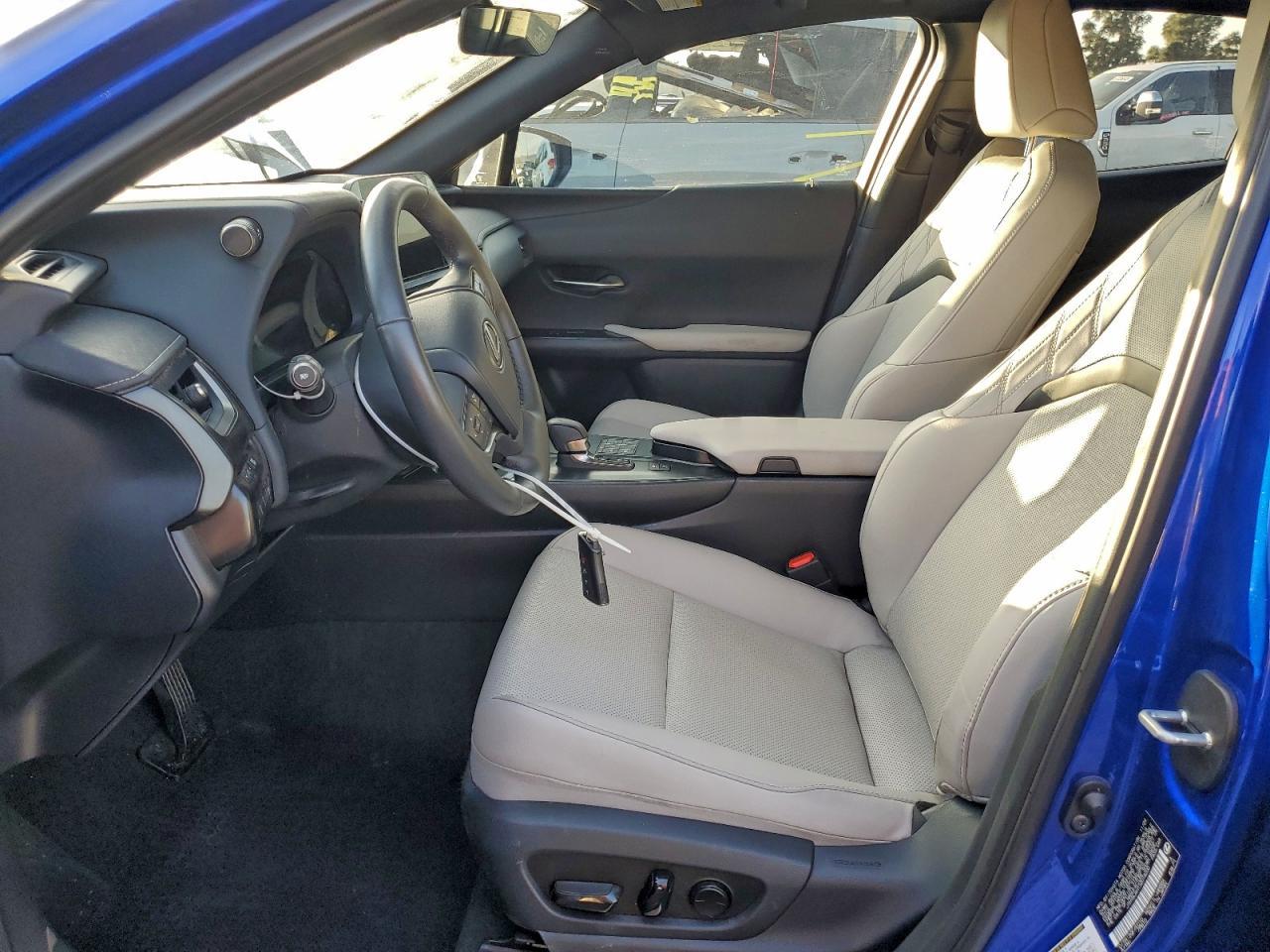 2025 Lexus Ux 300H Base - Image 7