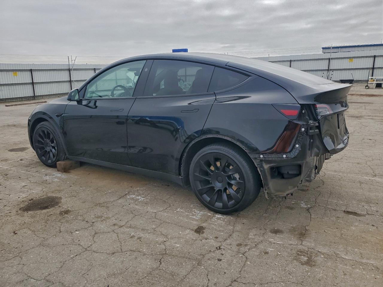 2023 Tesla Model Y - Image 2