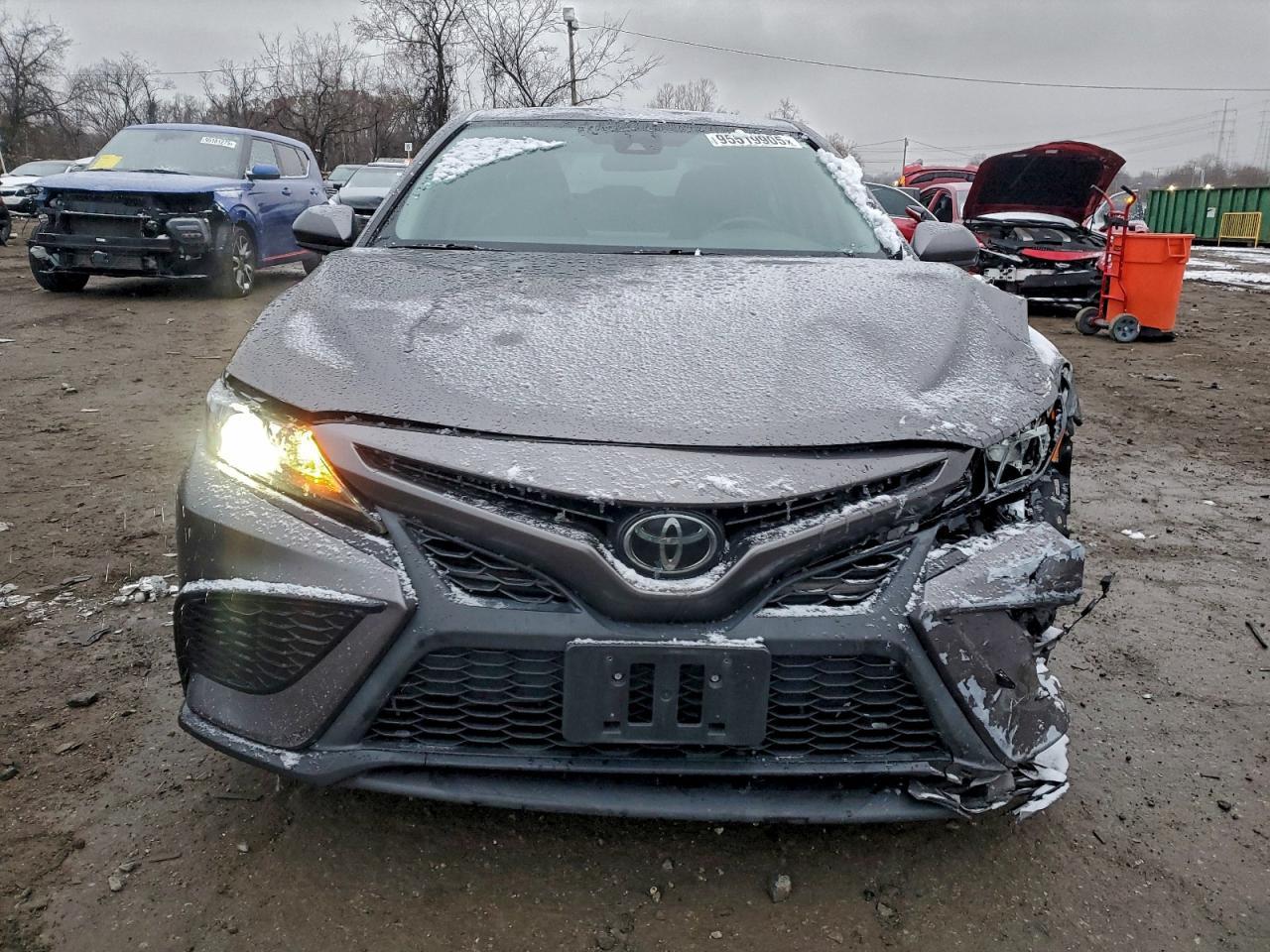 2021 Toyota Camry Se - Фото 5