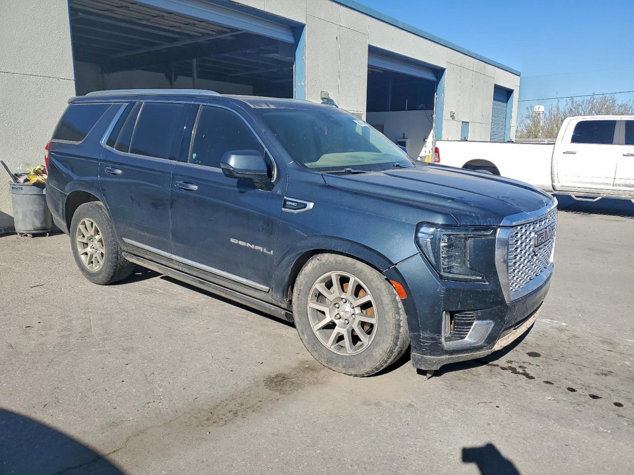 2021 GMC Yukon Denali - Image 4