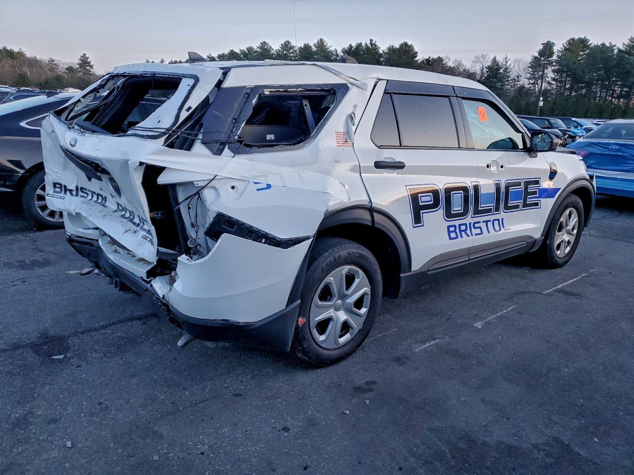 2023 Ford Explorer Police Interceptor - Image 3