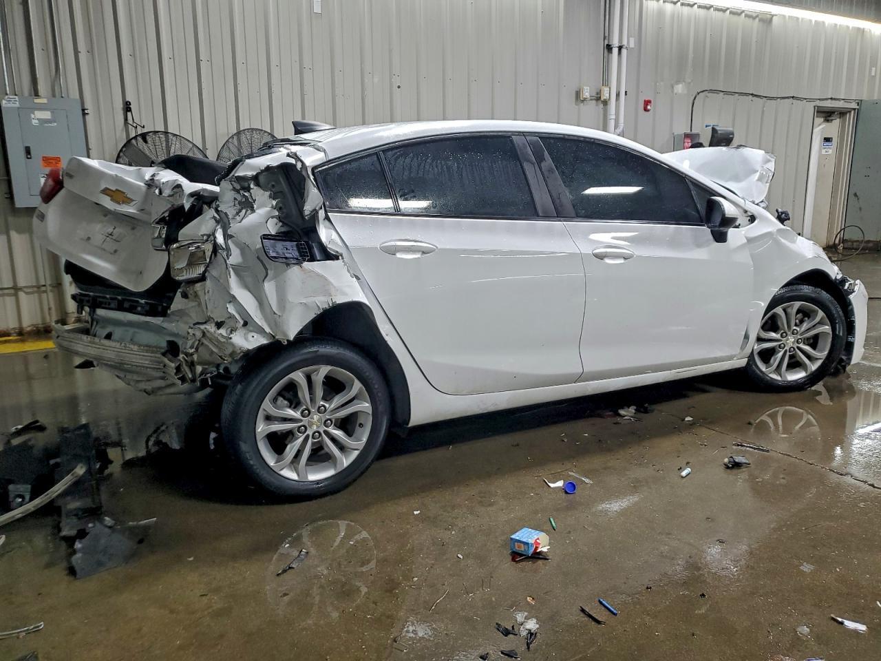 2019 Chevrolet Cruze Ls - Фото 3