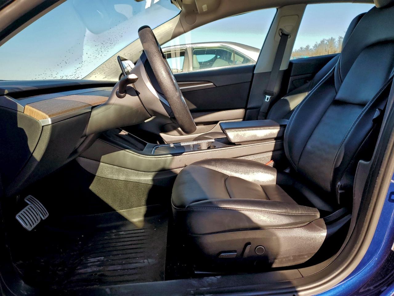 2022 Tesla Model 3 - Image 7