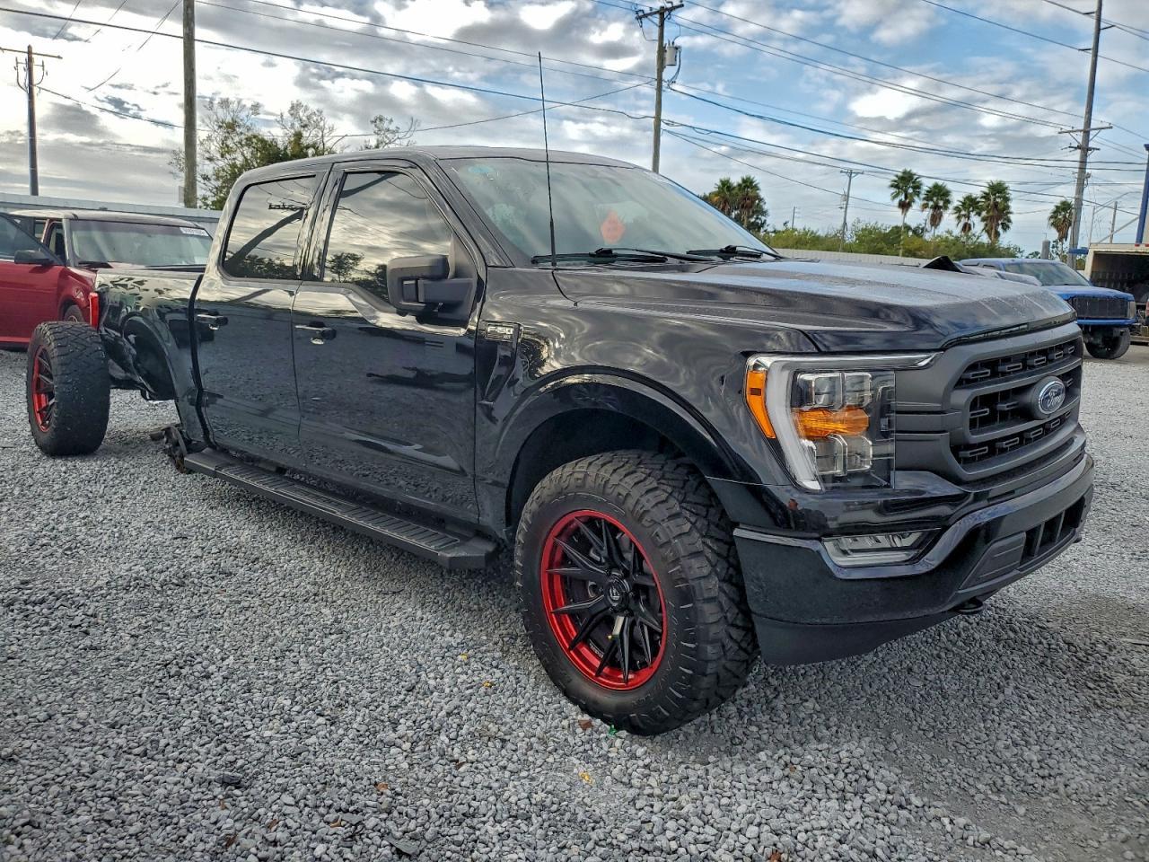 2023 Ford F150 Supercrew - Image 4