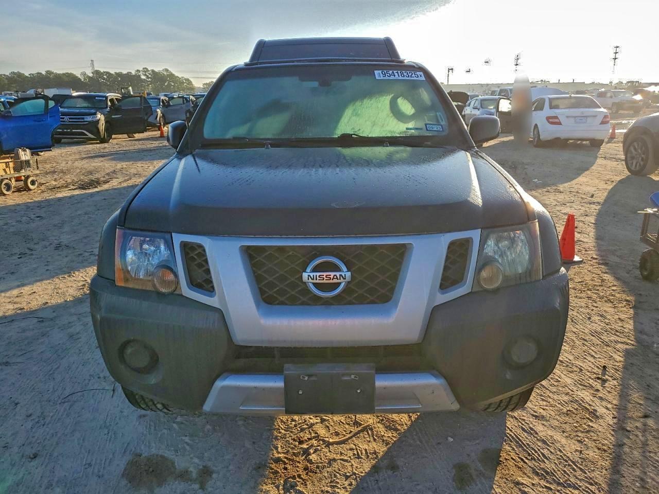 2011 Nissan Xterra Off Road - Фото 5