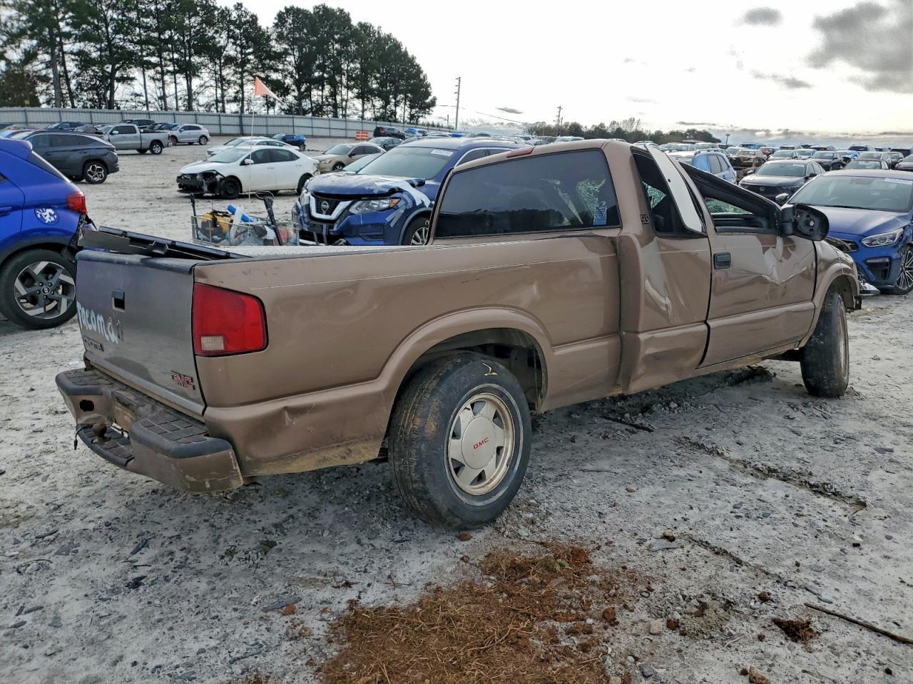 2003 GMC Sonoma - Image 3