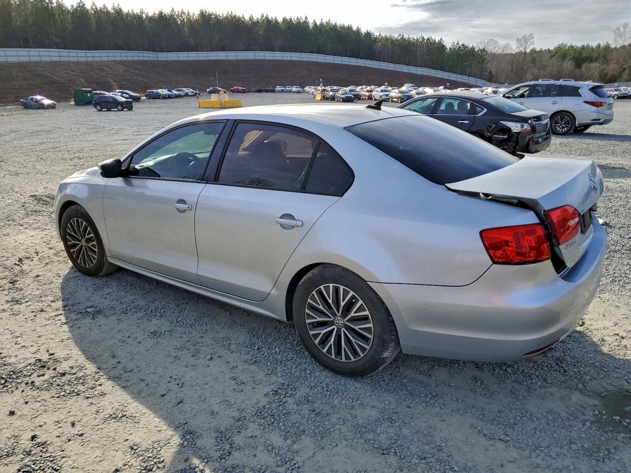 2012 Volkswagen Jetta Se - Фото 2