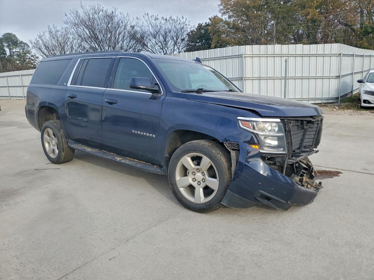 2019 Chevrolet Suburban C1500 Lt - Фото 4