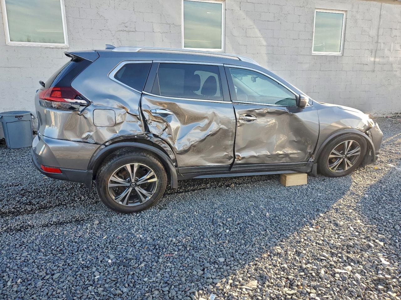 2020 Nissan Rogue S - Фото 3