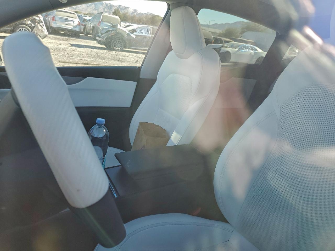 2026 Tesla Model Y - Фото 7