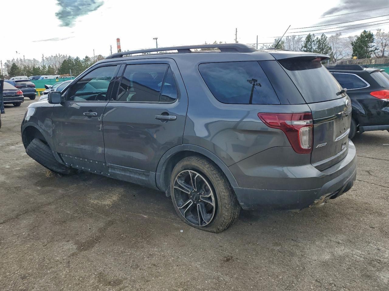 2015 Ford Explorer Sport - Фото 2